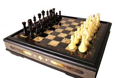 Шахматы из Янтаря